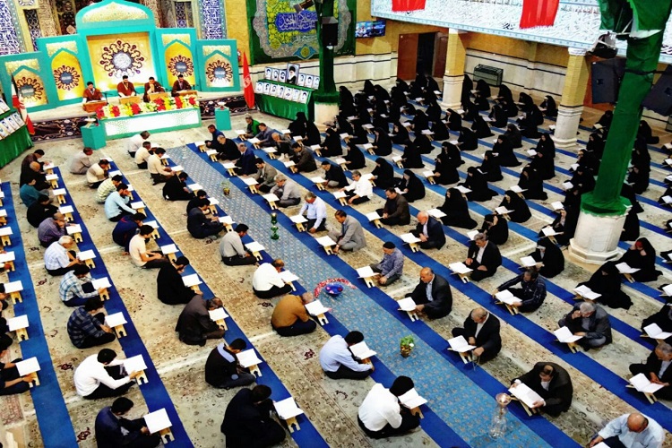 تلاوت آیه‌های نور در حسینیه اعظم زنجان