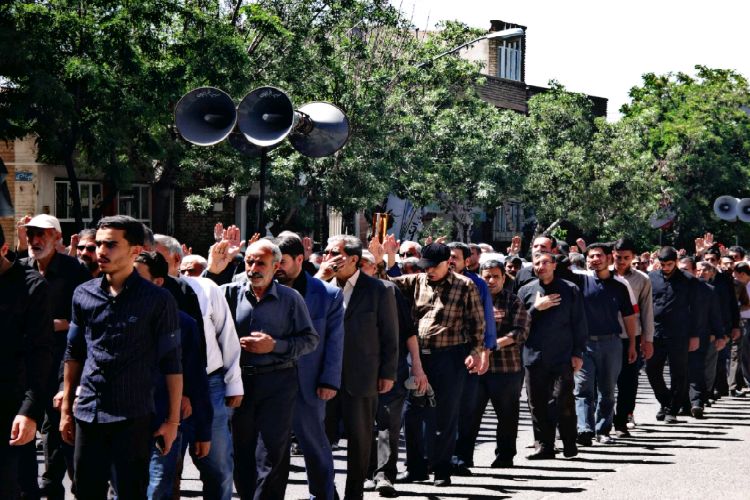 عزاداری دسته حسینیه اعظم زنجان به مناسب رحلت بنیانگذار انقلاب