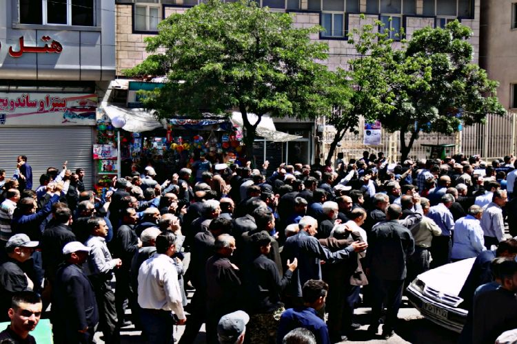 عزاداری دسته حسینیه اعظم زنجان به مناسب رحلت بنیانگذار انقلاب