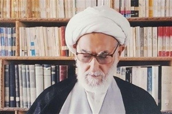 پیکر آیتالله حقانی به خاک سپرده شد پیکر آیتالله حقانی به خاک سپرده شد