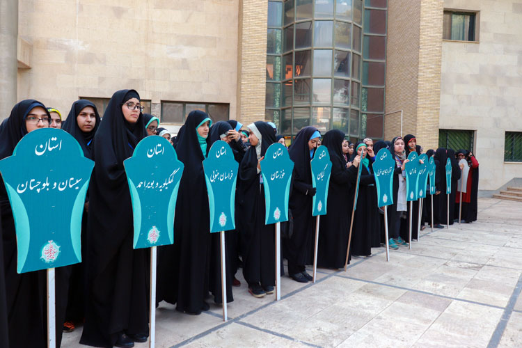 گزارش تصویری افتتاحیه ماراتن قرآنی دانش‌آموزان دختر در زنجان