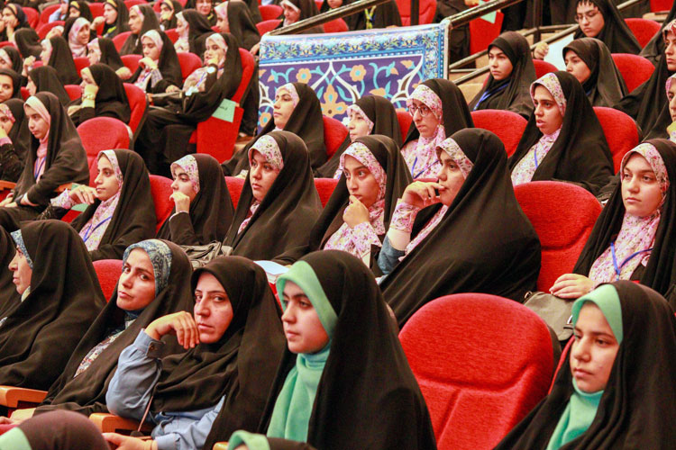 گزارش تصویری افتتاحیه ماراتن قرآنی دانش‌آموزان دختر در زنجان