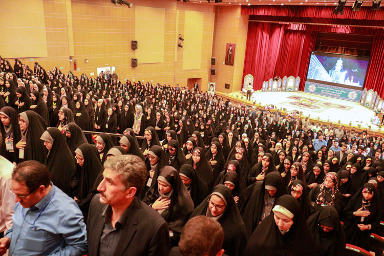 گزارش تصویری افتتاحیه ماراتن قرآنی دانش‌آموزان دختر در زنجان