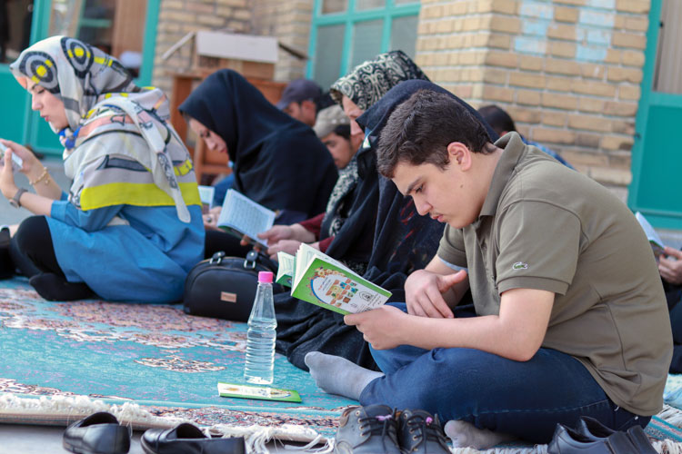 حال و هوای روز عرفه در امامزاده سید ابراهیم(ع) زنجان