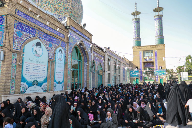 حال و هوای روز عرفه در امامزاده سید ابراهیم(ع) زنجان