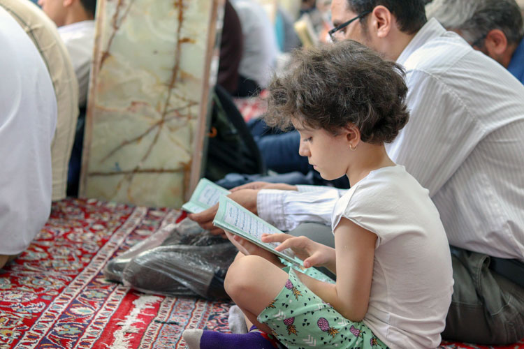 حال و هوای روز عرفه در امامزاده سید ابراهیم(ع) زنجان