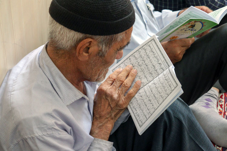 حال و هوای روز عرفه در امامزاده سید ابراهیم(ع) زنجان