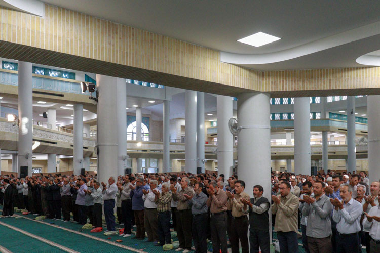 اقامه نماز عید قربان در مصلی خاتم&zwnj;الانبیاء زنجان