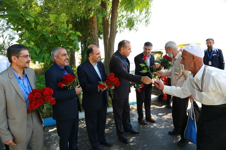 نخستین گروه حاجیان زنجانی از سرزمین وحی بازگشتند