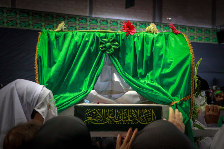 همایش شیرخوارگان حسینی در زنجان