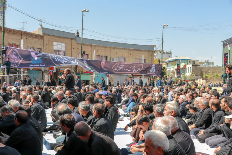 اقامه نماز ظهر عاشورا در زنجان