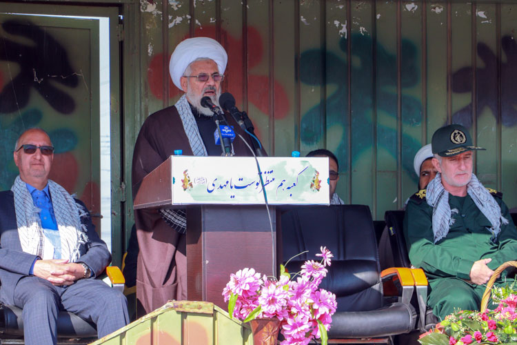 دفاع مقدس برگرفته از عاشورا است