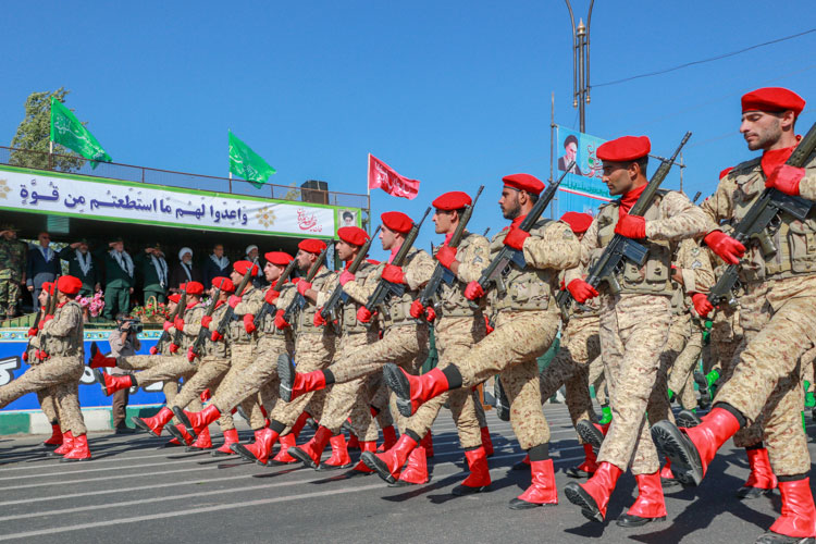 رژه نیروهای مسلح در زنجان