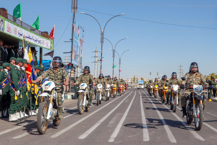 رژه نیروهای مسلح در زنجان