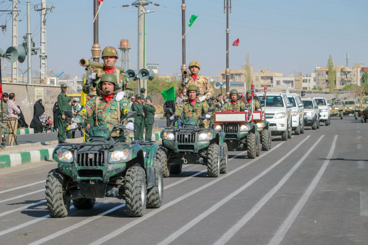 رژه نیروهای مسلح در زنجان