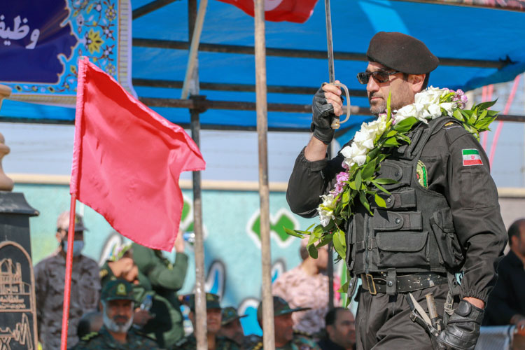 رژه نیروهای مسلح در زنجان