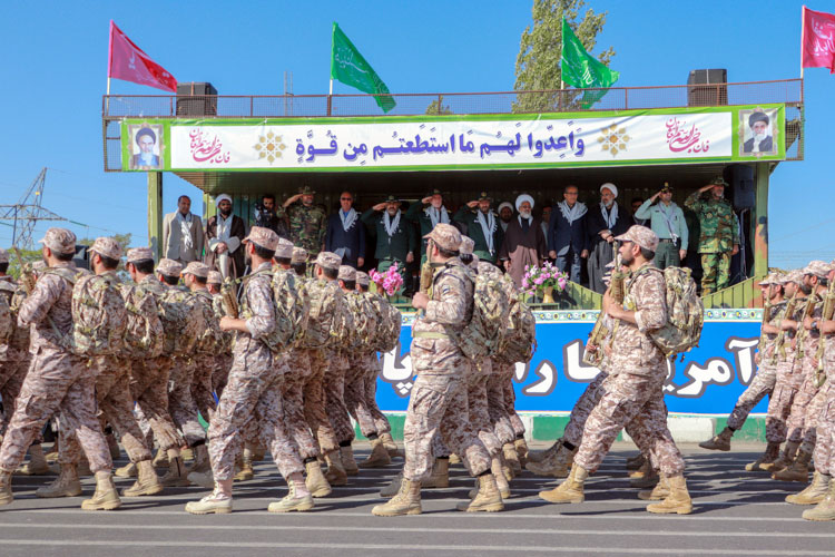 رژه نیروهای مسلح در زنجان