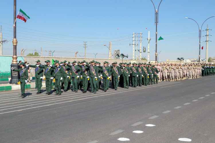 رژه نیروهای مسلح در زنجان