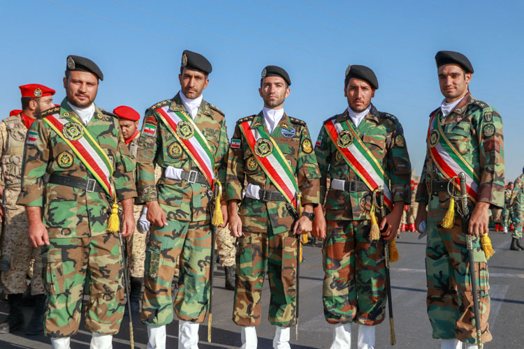 رژه نیروهای مسلح در زنجان