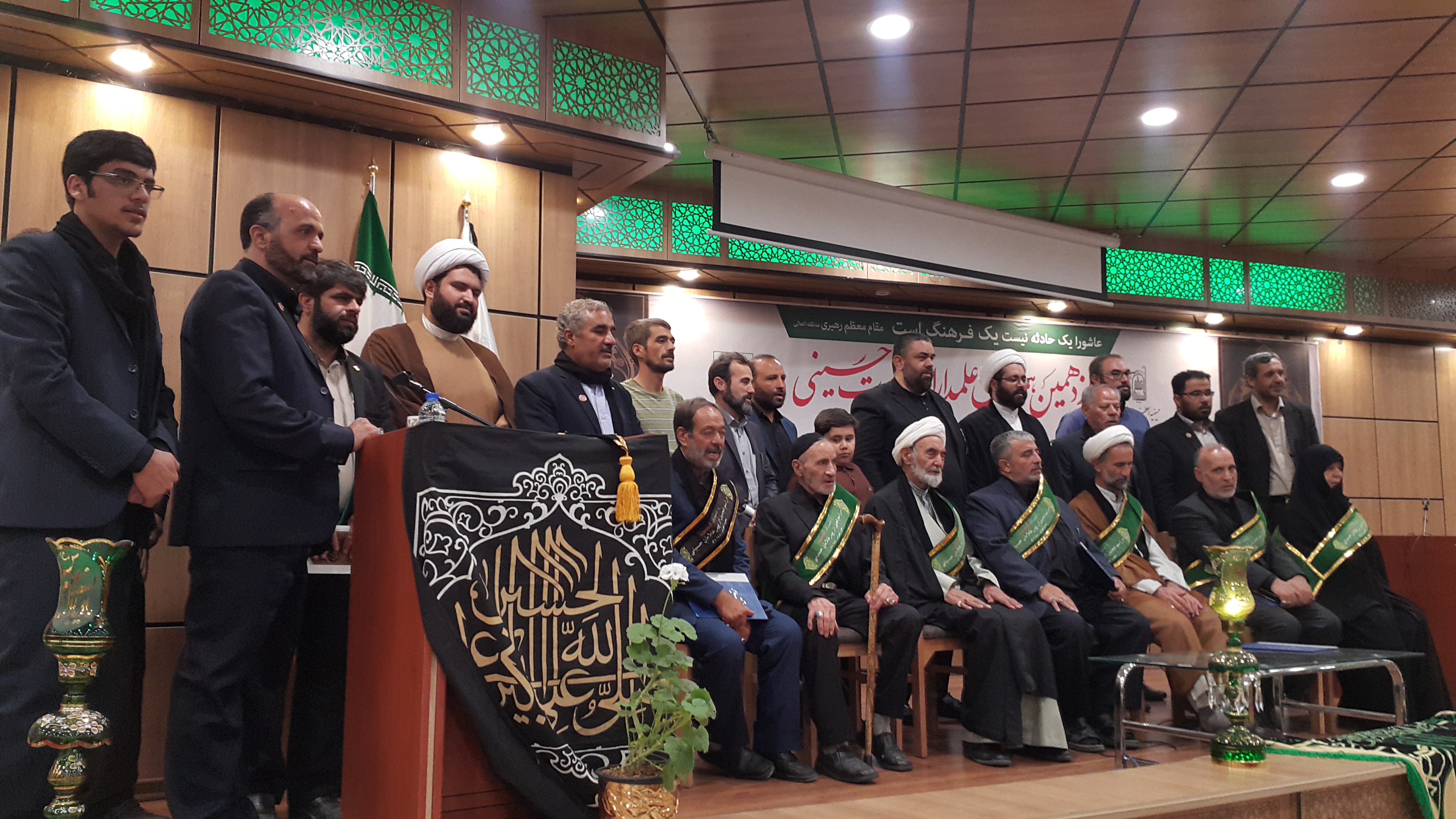 پیرغلامان حسینی در زنجان تجلیل شدند پیرغلامان حسینی در زنجان تجلیل شدند