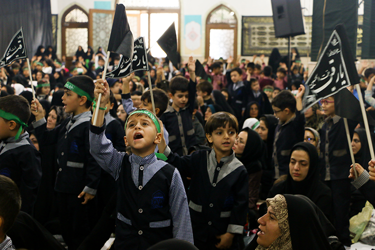 یاد کودک کربلا در همایش 3 ساله‌های حسینی زنجان