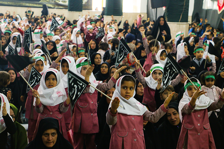 یاد کودک کربلا در همایش 3 ساله‌های حسینی زنجان