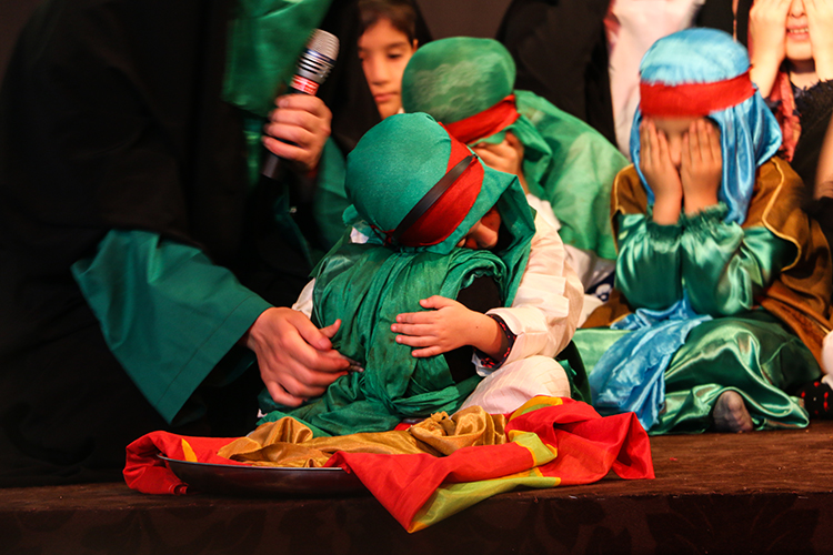 یاد کودک کربلا در همایش 3 ساله‌های حسینی زنجان