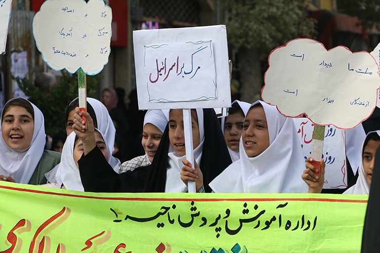 گزارش تصویری مراسم 13 آبان زنجان گزارش تصویری مراسم 13 آبان زنجان