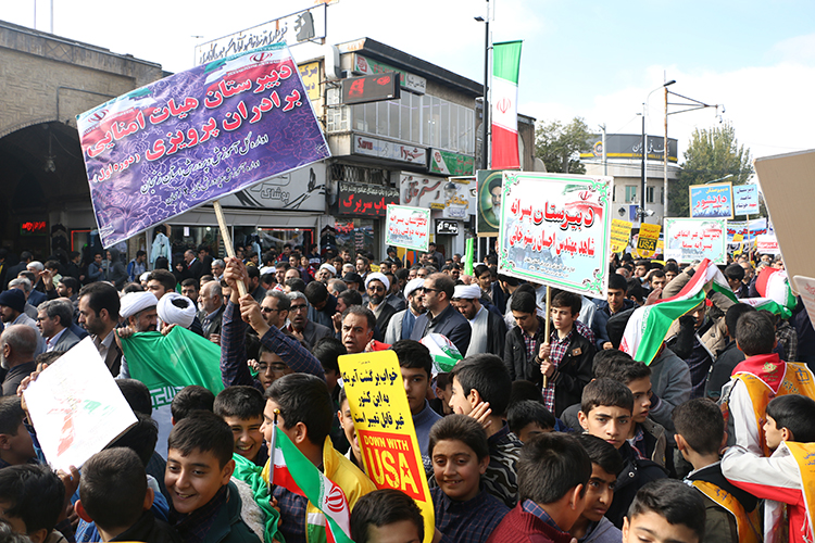 گزارش تصویری مراسم 13 آبان زنجان گزارش تصویری مراسم 13 آبان زنجان