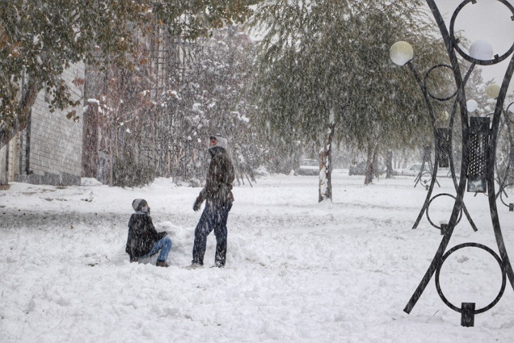 روزهای برفی در زنجان