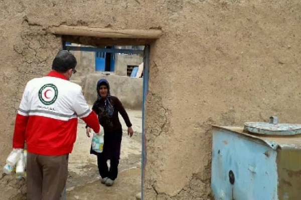 توزیع بیش از 150 بسته معیشتی توسط هلال احمر زنجان برای نیازمندان توزیع بیش از 150 بسته معیشتی توسط هلال احمر زنجان برای نیازمندان