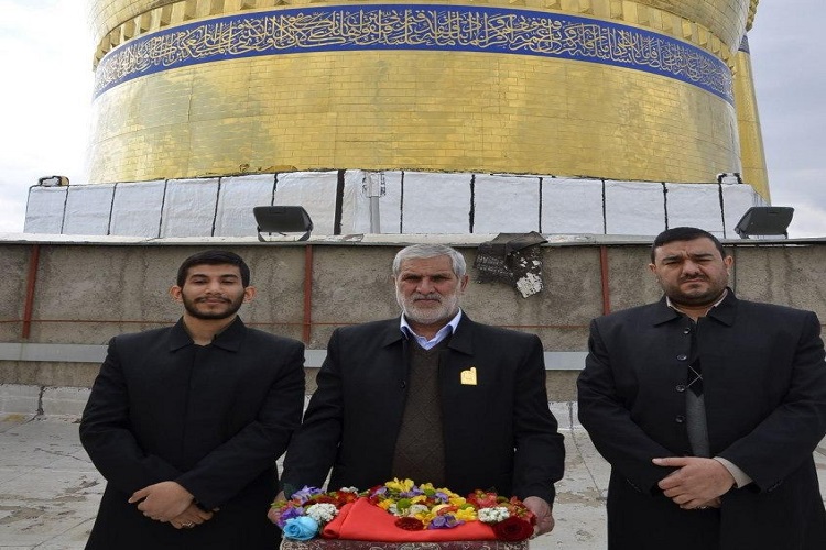 عکس | تعویض پرچم حسینیه اعظم زنجان