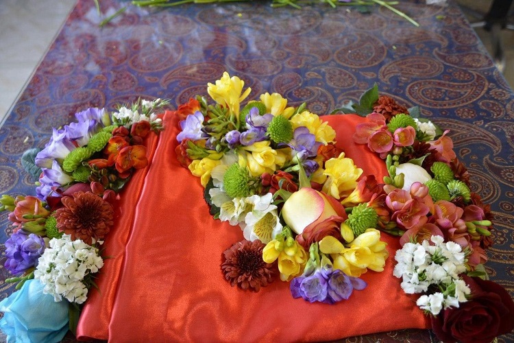 عکس | تعویض پرچم حسینیه اعظم زنجان