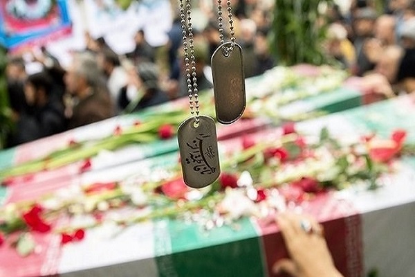 والدین دو شهید زنجانی دار فانی را وداع گفتند والدین دو شهید زنجانی دار فانی را وداع گفتند