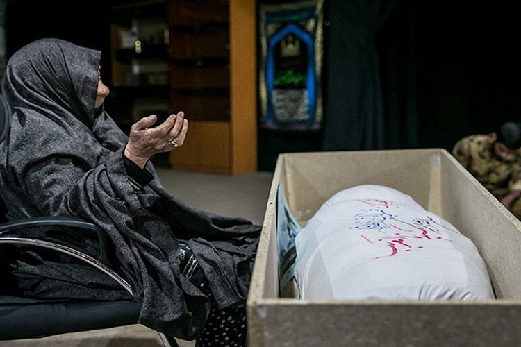 مادر شهید «سیروس نادری» آسمانی شد مادر شهید «سیروس نادری» آسمانی شد