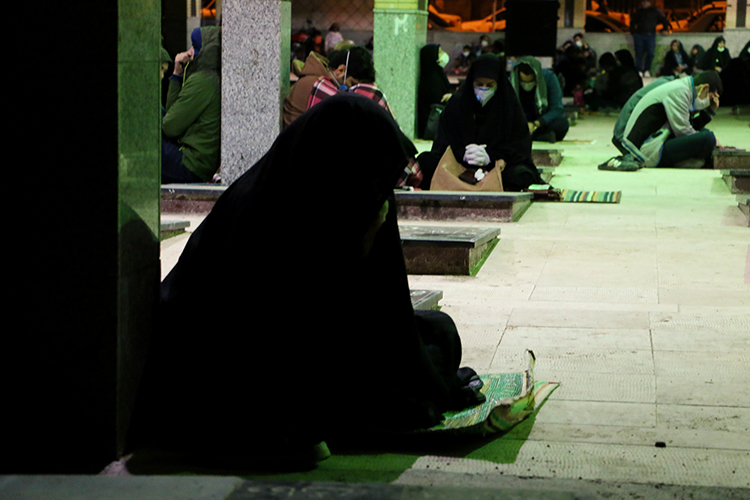 عکس | حال و هوای شب بیست و یکم ماه رمضان در زنجان