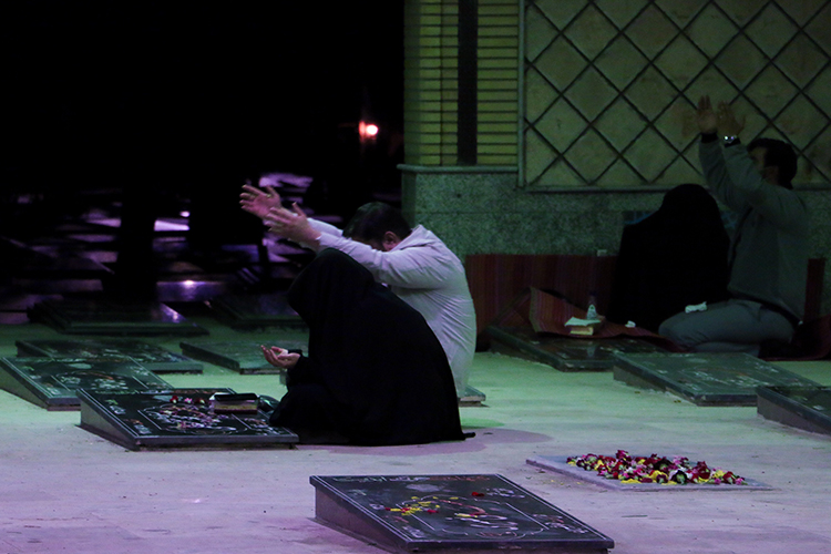 عکس | حال و هوای شب بیست و یکم ماه رمضان در زنجان