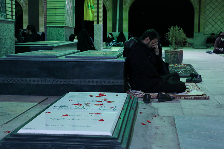 عکس | حال و هوای شب بیست و یکم ماه رمضان در زنجان