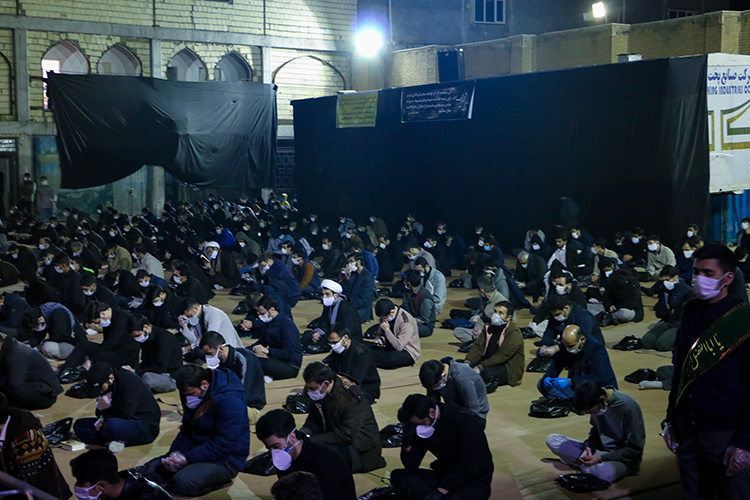 عکس | حال و هوای شب بیست و یکم ماه رمضان در زنجان