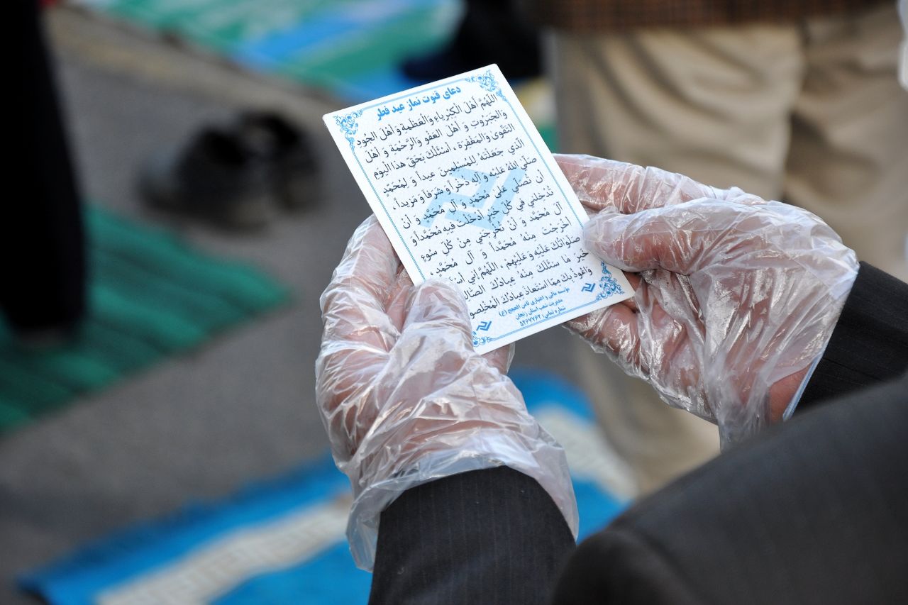 عکس | اقامه نماز عید فطر در زنجان