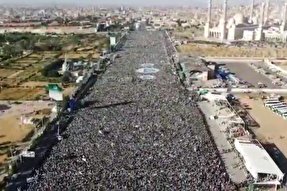 فیلم | شادی ميليونی مردم يمن به مناسبت میلاد پیامبر رحمت