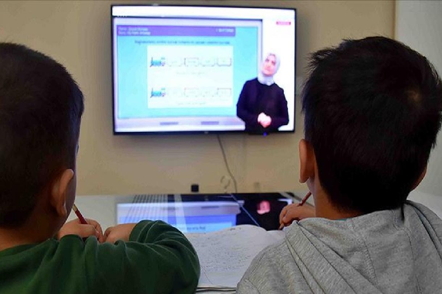 آشنایی دانش‌آموزان با قرآن مسیر اصلی رسیدن به حیات طیبه و سعادتمندی است