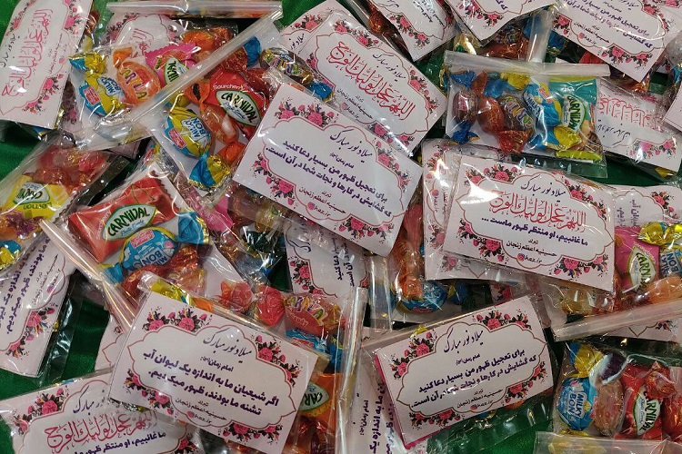 تدارک حسینیه اعظم زنجان برای جشن نیمه شعبان تدارک حسینیه اعظم زنجان برای جشن نیمه شعبان