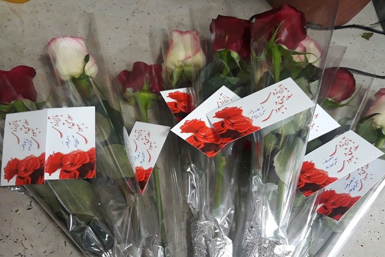 عکس | تجلیل مسئولان اوقاف از کادر درمان بیمارستان ارتش زنجان