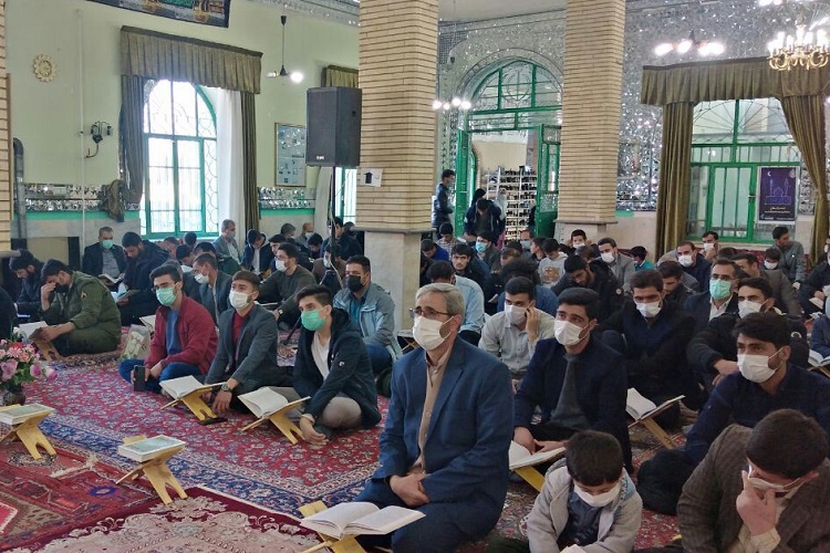 عکس | برگزاری محفل انس با قرآن در امامزاده سید ابراهیم سجاس