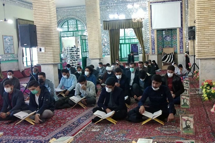 عکس | برگزاری محفل انس با قرآن در امامزاده سید ابراهیم سجاس