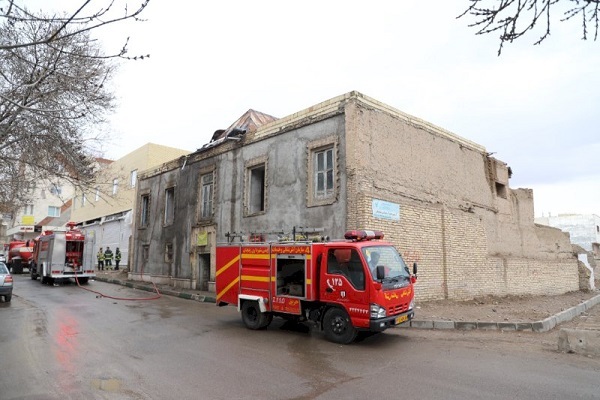 مهار آتش‌سوزی خانه تاریخی خدیوی زنجان