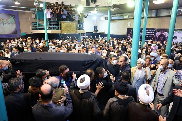 مراسم وداع با پیکر حجت‌الاسلام دعایی در حسینیه جماران برگزار شد