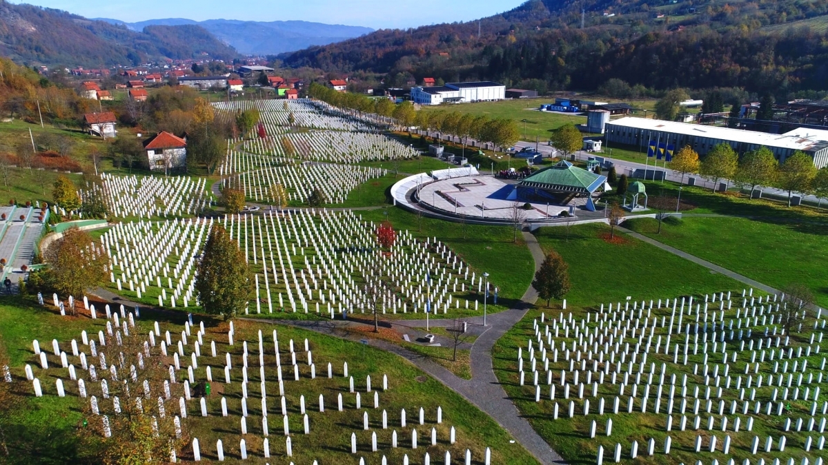 قبرهای سفید سربرنیتسا؛ لکه سیاهی بر دامان حقوق بشر اروپایی