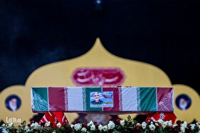 وداع با پیکر پنج شهید مدافع حرم در میدان امام حسین(ع)